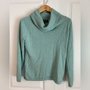 Jones New York 100% Cashmere seafoam green cowl neck sweater size L